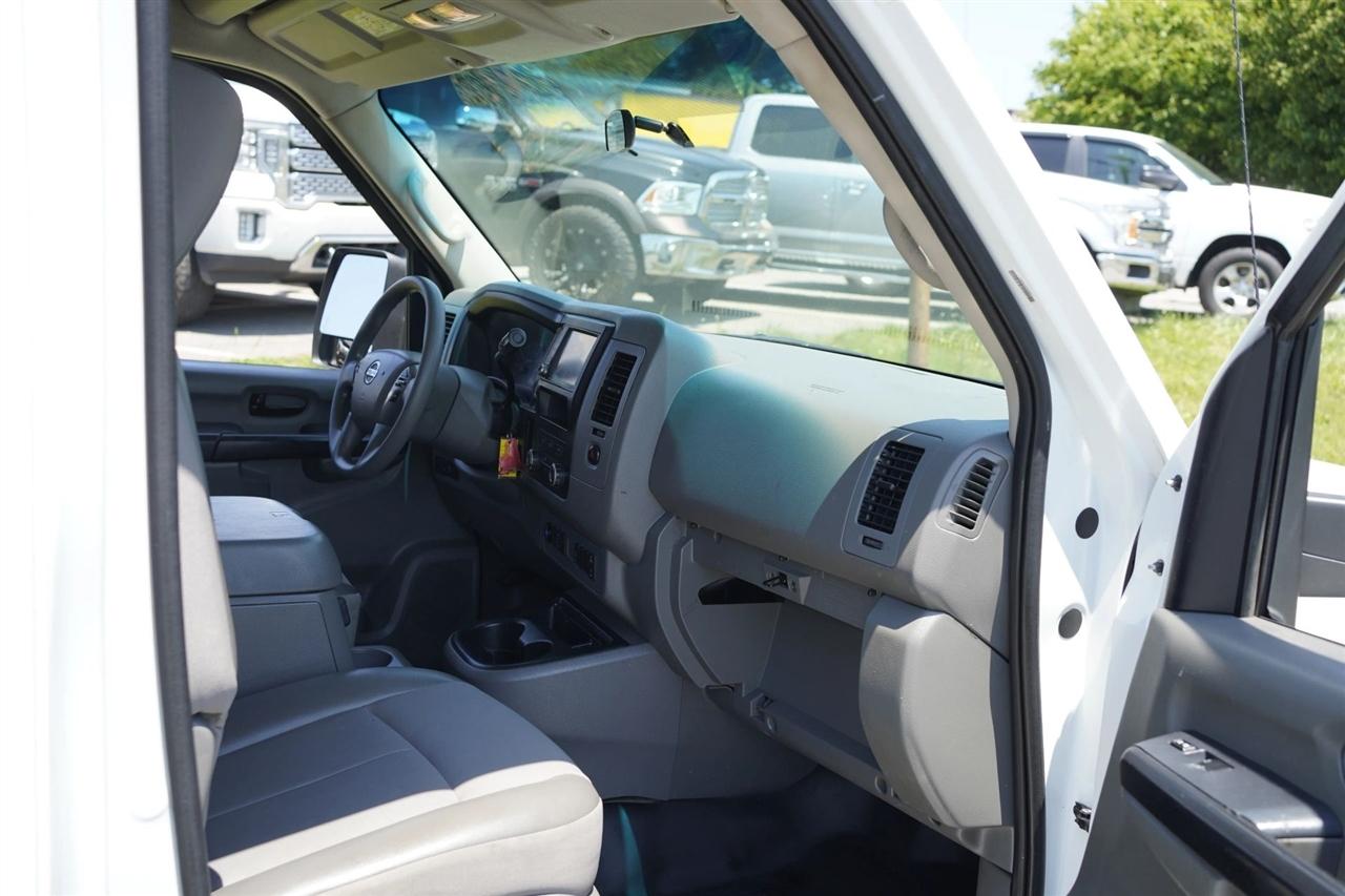 nissan nv cargo 2019 1N6BF0LY7KN806963 image nissan nv cargo 2019 1N6BF0LY7KN806963 image